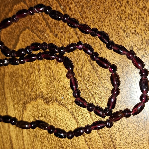 Natural Polished Red Garnet Bead Necklace - Picture 3 of 4